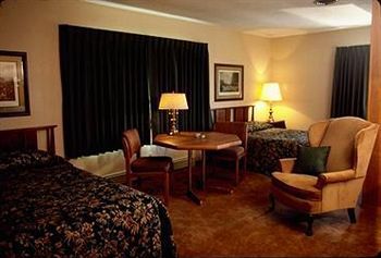 Mcgovern'S Motel And Suites Sun Prairie Экстерьер фото
