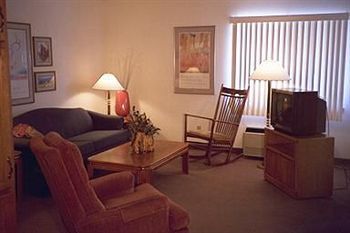 Mcgovern'S Motel And Suites Sun Prairie Экстерьер фото
