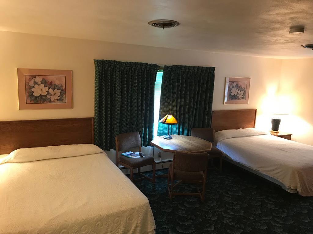Mcgovern'S Motel And Suites Sun Prairie Экстерьер фото